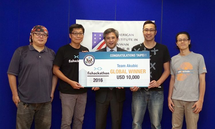 AIT Director Moy and the global Fishackathon winners from Taiwan - Team Akubic