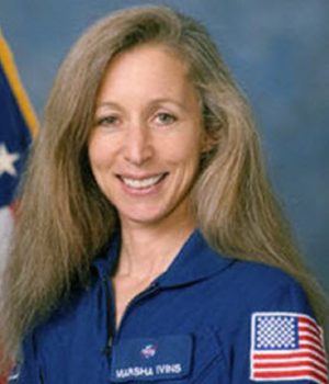 美國太空總署前太空人瑪莎‧艾雯絲 (Marsha Ivins)