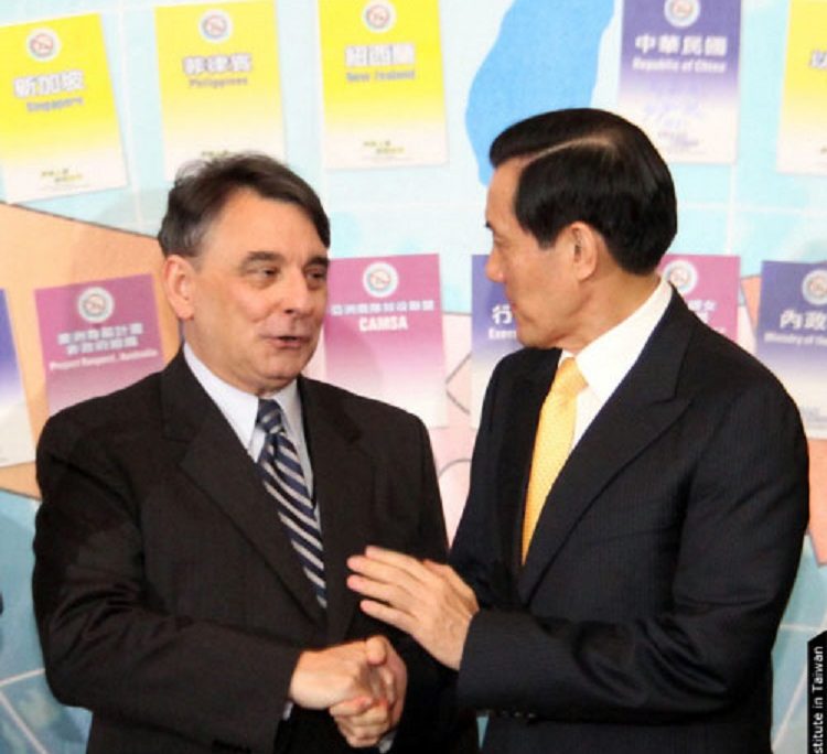 AIT Director William Stanton (left) and President Ying-Jeou Ma (right) at the 2010 International Combating Human Trafficking Workshop on September 1, 2010. (Photo Credits: AIT)